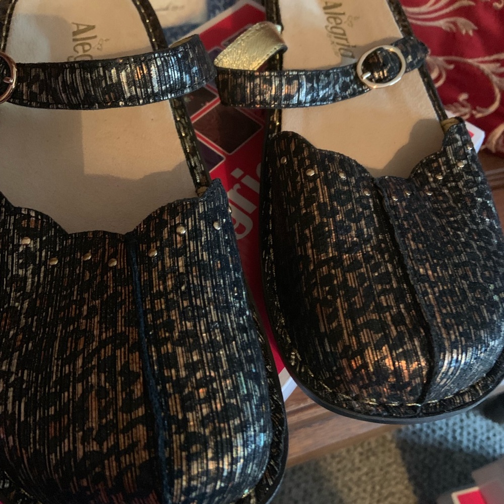 Algeria shoe